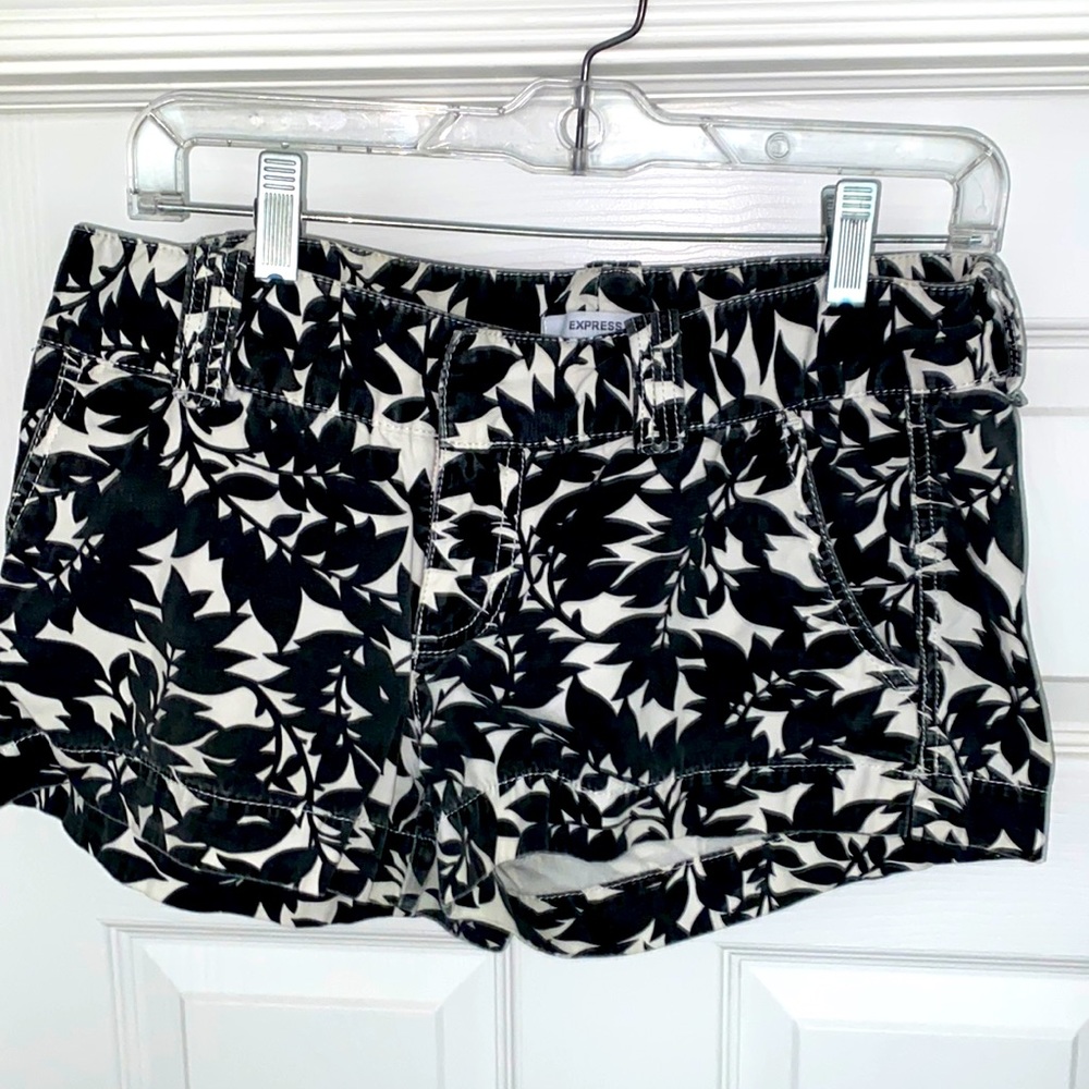 Black and white Express shirts. Women’s 8